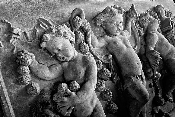 Cherubs in the Garden ...